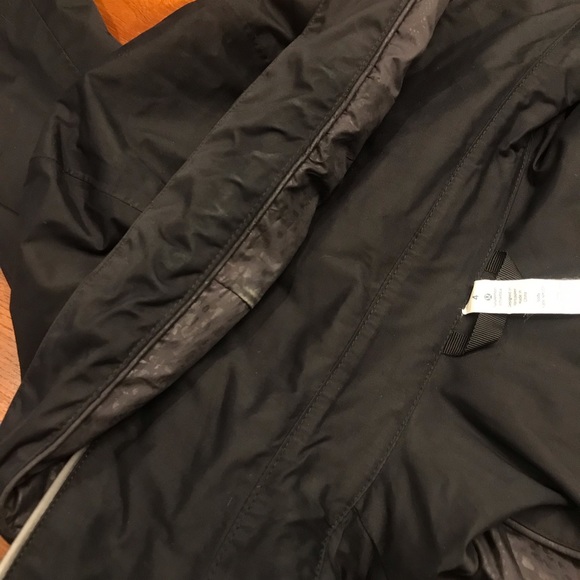 Lululemon Rain On Jacket - Black - Size 4 - Picture 10 of 12